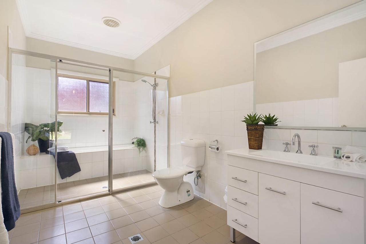 Newcastle Short Stay Accommodation - Birmingham Garden Townhouses エクステリア 写真