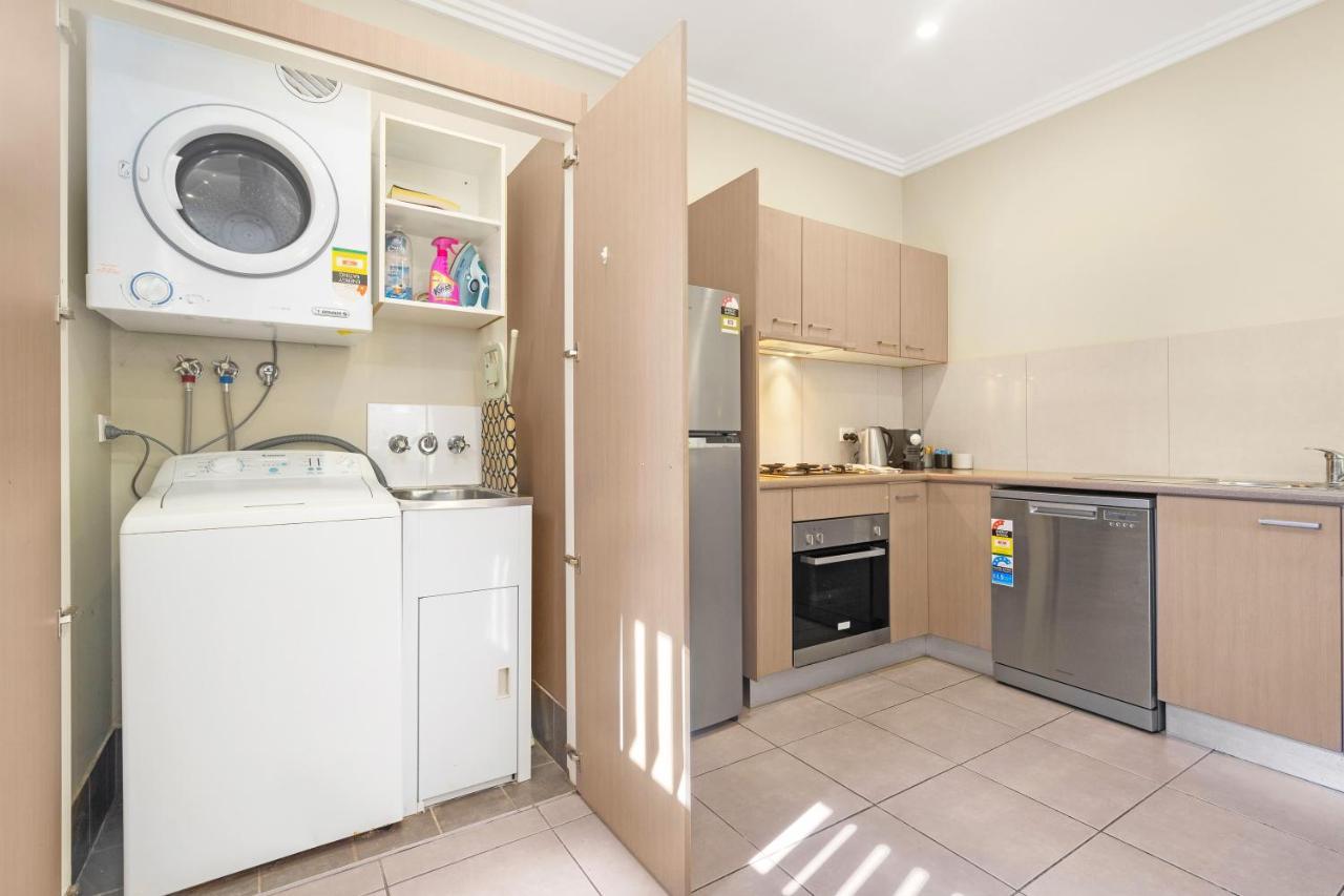 Newcastle Short Stay Accommodation - Birmingham Garden Townhouses エクステリア 写真