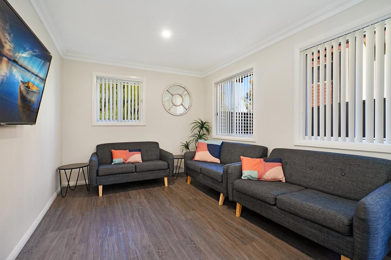 Newcastle Short Stay Accommodation - Birmingham Garden Townhouses エクステリア 写真