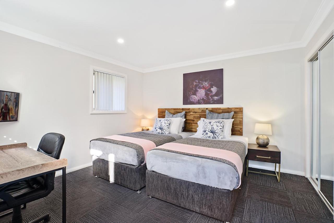 Newcastle Short Stay Accommodation - Birmingham Garden Townhouses エクステリア 写真